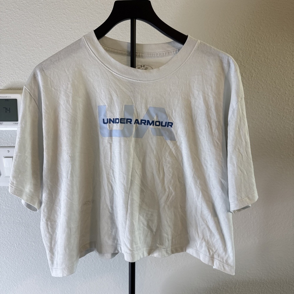 Under Armour Women's Cropped T‎ Shirt Graphic Size Large